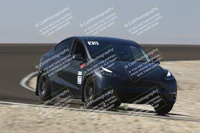 media/Nov-08-2025-Speed Ventures (Sat) [[1c7a6332f5]]/TC B/Session 2 (Turn 2)/